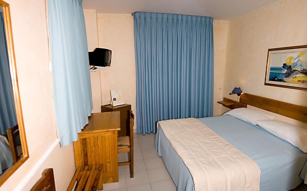 Hotel Marinella Pizzo  Habitación foto